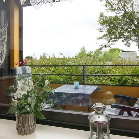 Apartment Apartment, *